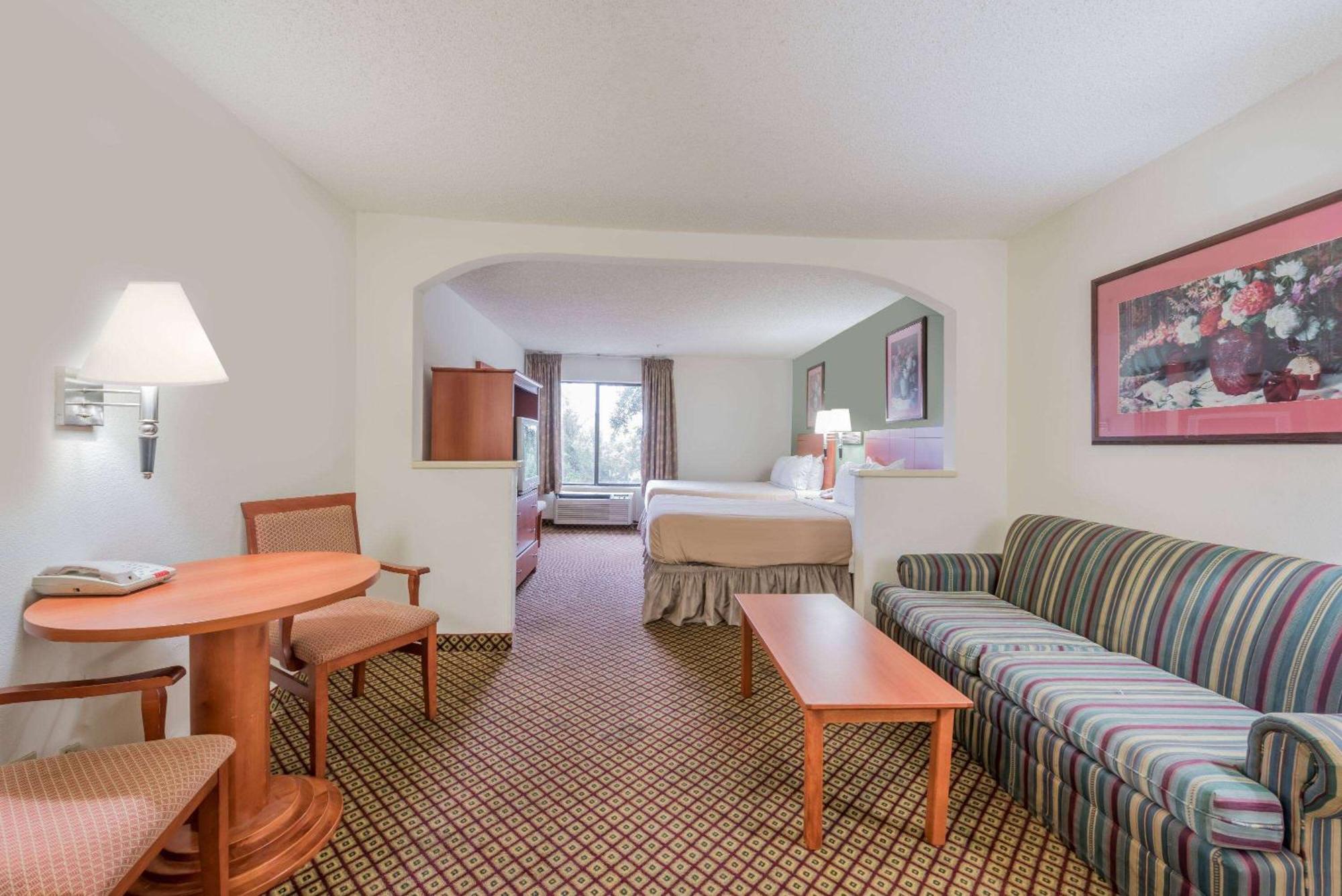 Super 8 By Wyndham Fort Worth Downtown South Eksteriør bilde